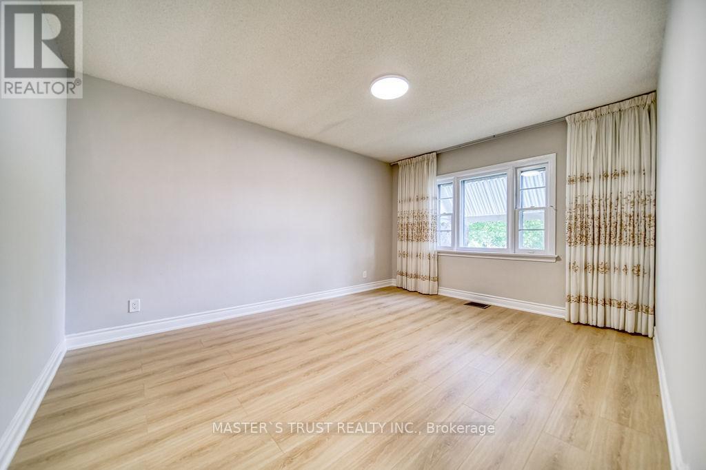 Main - 82 Oxford Street, Richmond Hill, Ontario  L4C 4L5 - Photo 6 - N12287341