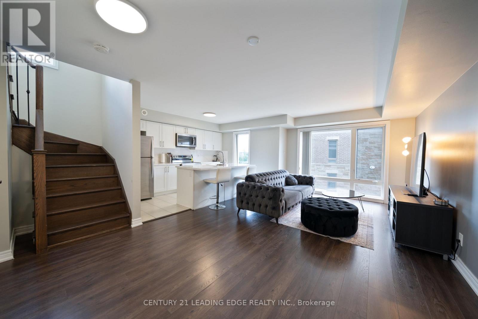 Property at 132 - 2 DUNSHEATH WAY image 3