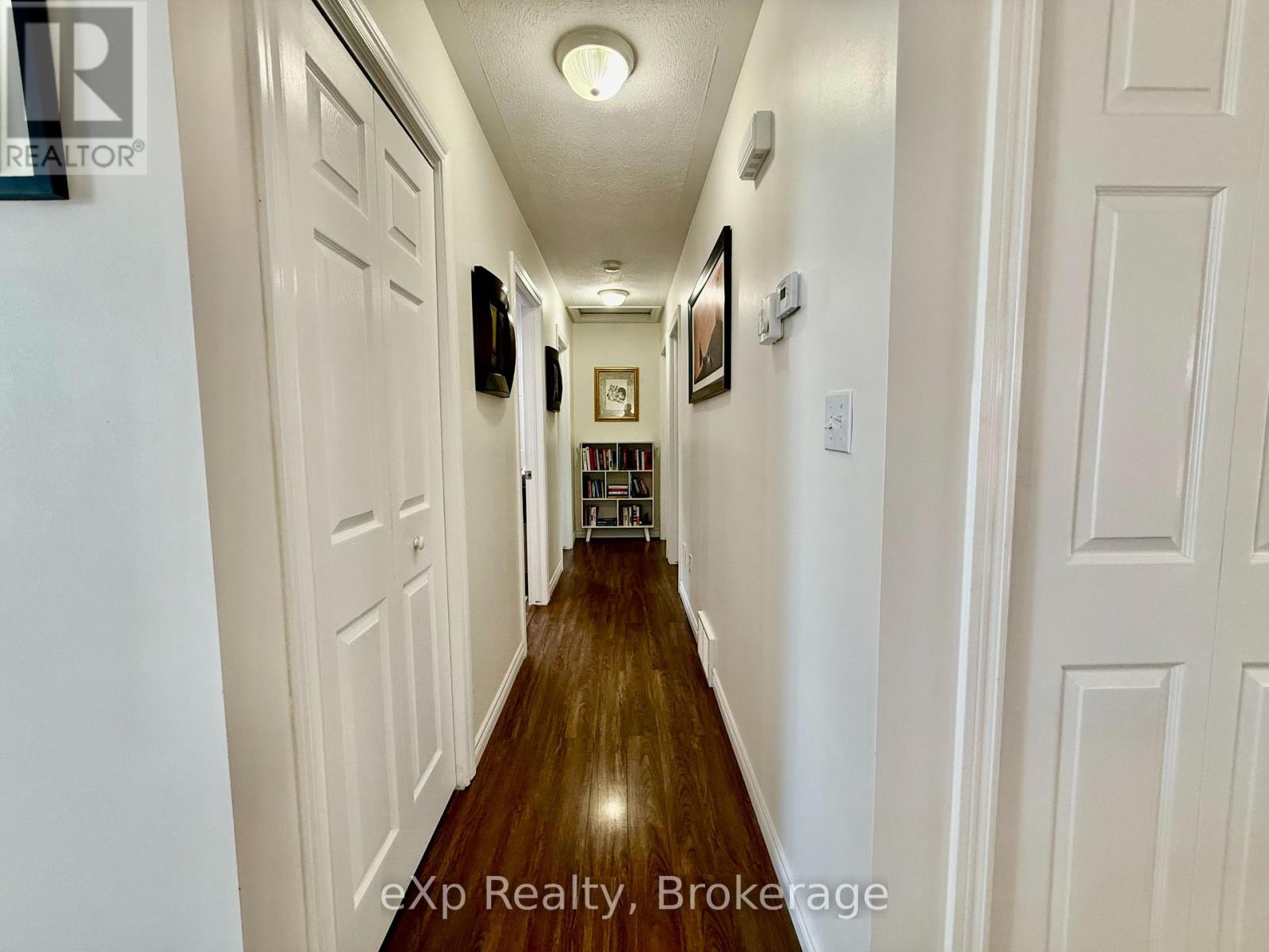 688 22nd Avenue, Hanover, Ontario  N4N 3W8 - Photo 9 - X12287360
