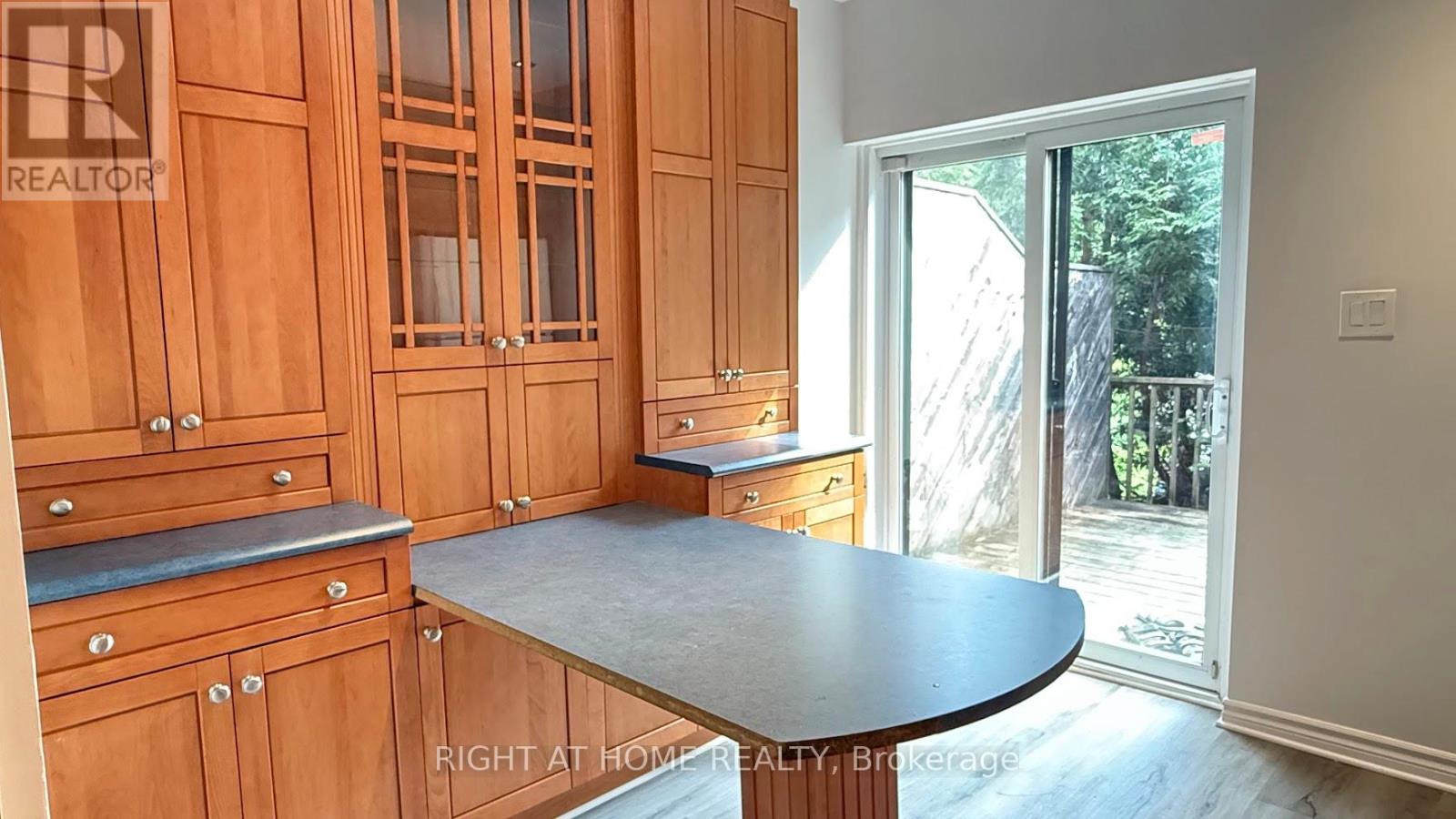 109 Sweetland Avenue, Ottawa, Ontario  K1N 7V1 - Photo 9 - X12287378