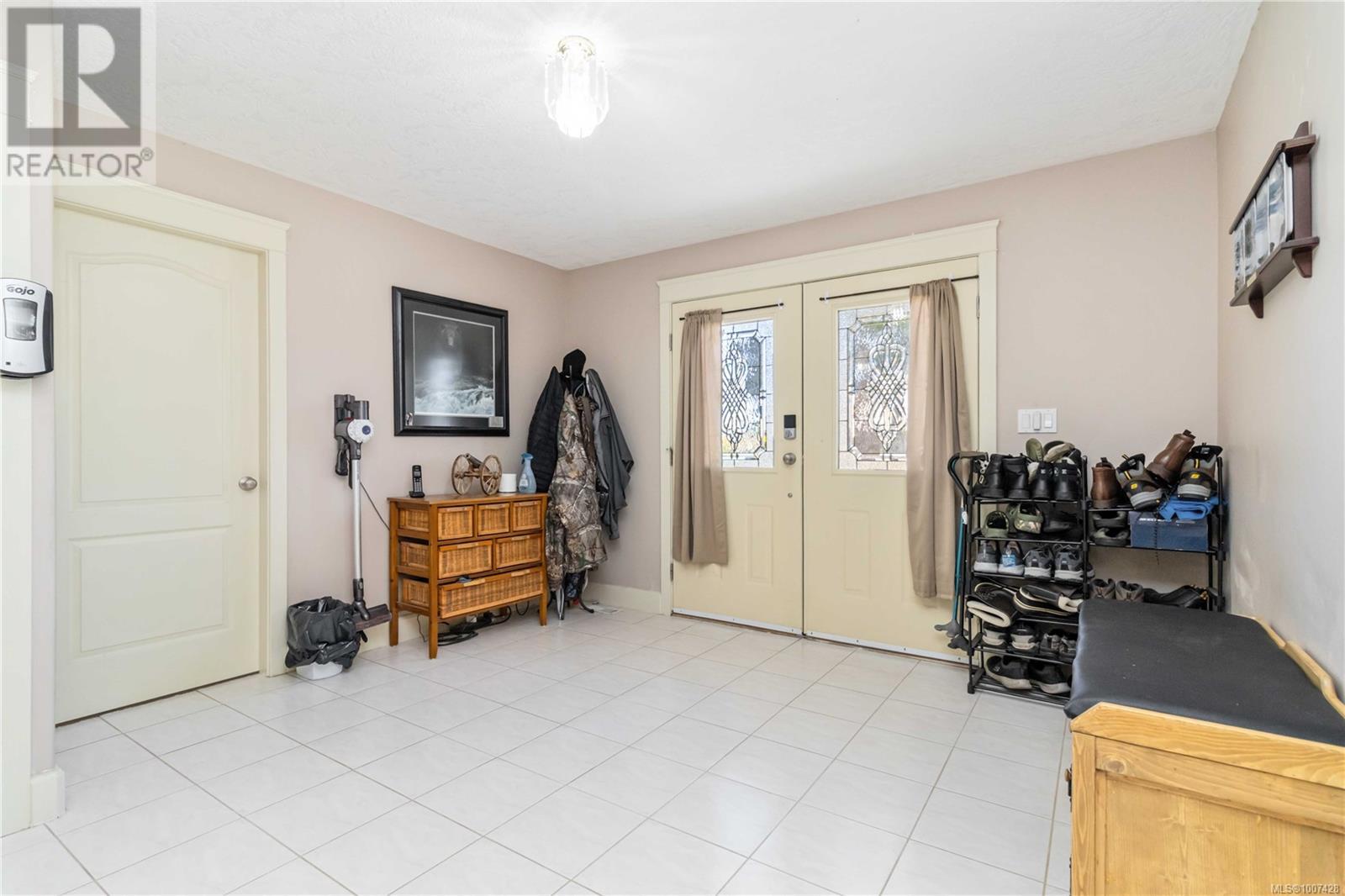 Property at 6260 Elaine Way image 4