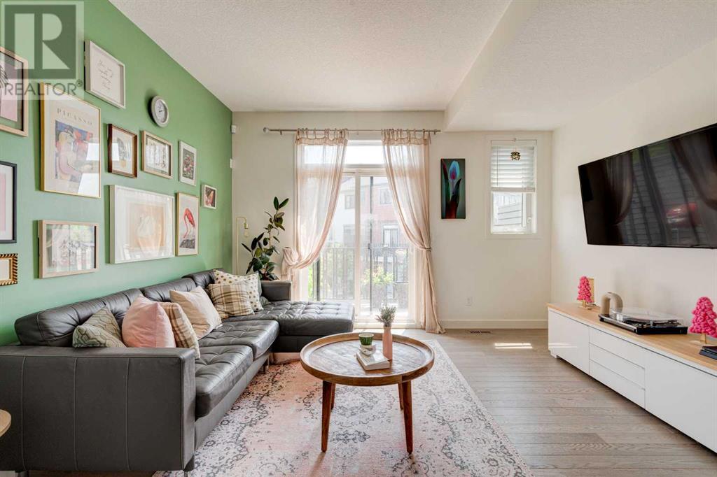 Property at 912 Walden Drive SE image 3