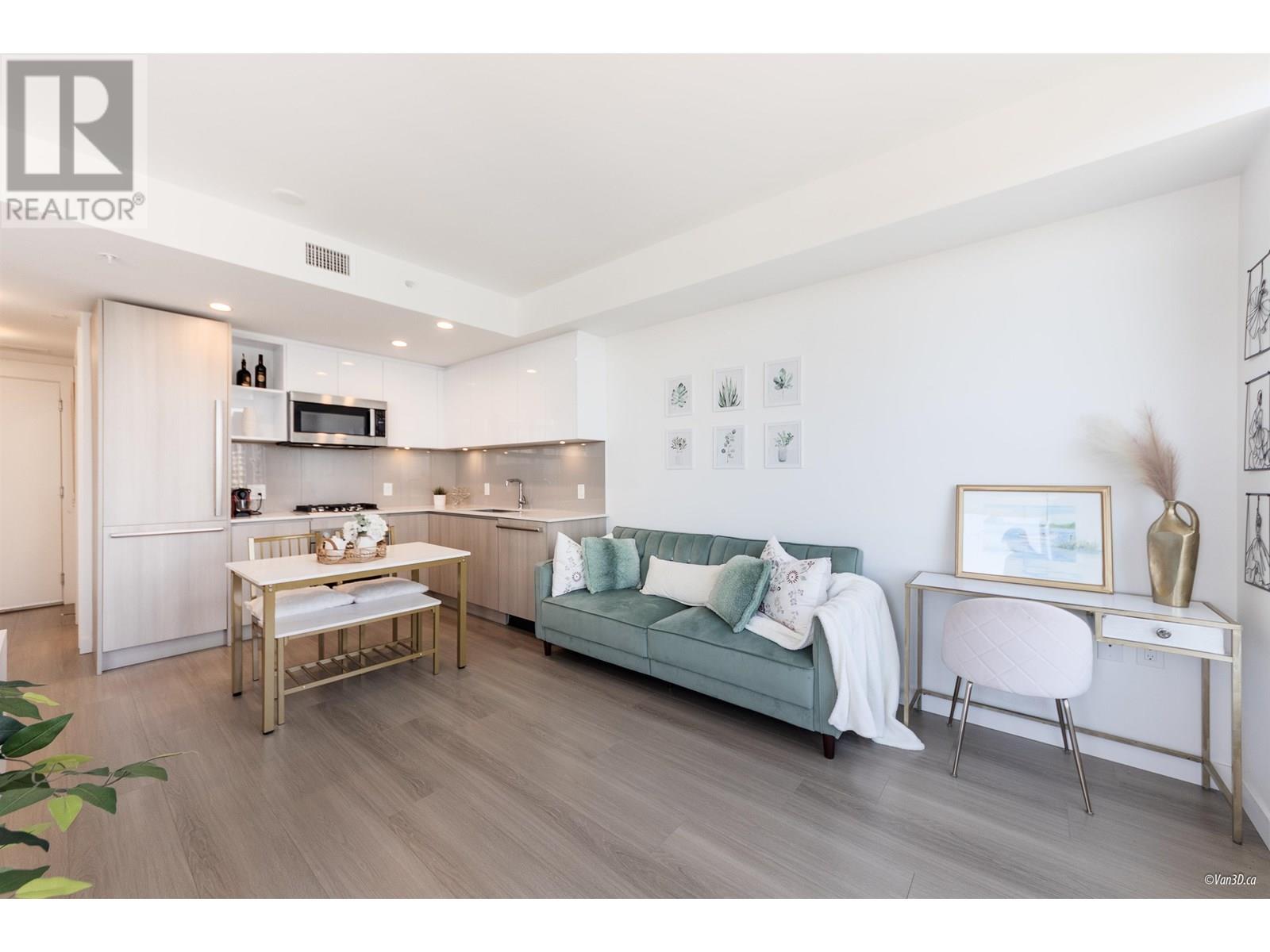 807 618 CARNARVON STREET, New Westminster, British Columbia