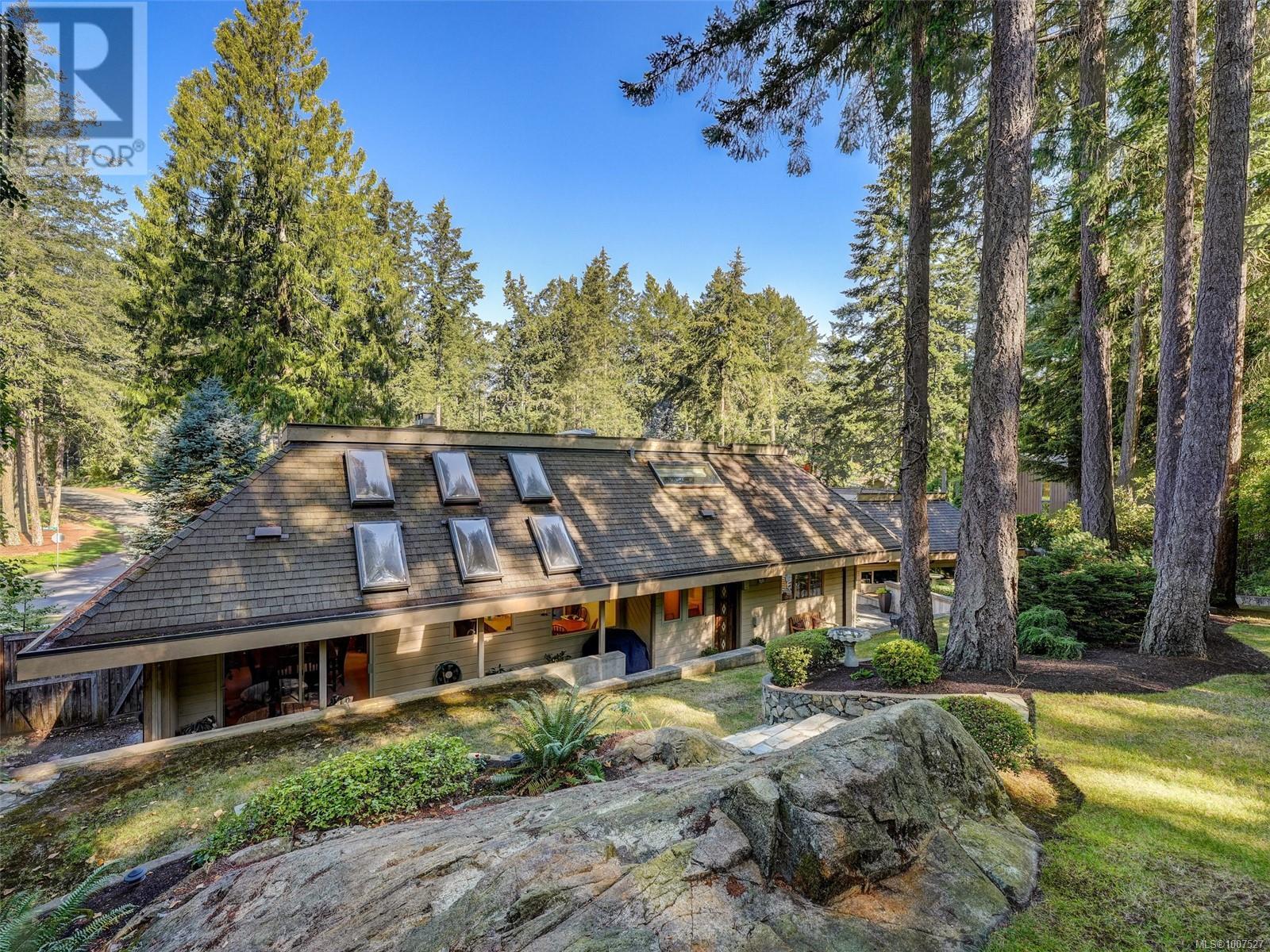 Property at 4469 Emily Carr Dr image 5