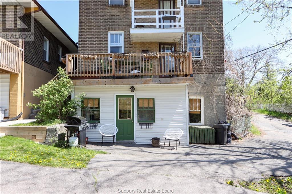 Property at 223 Mackenzie Street image 3