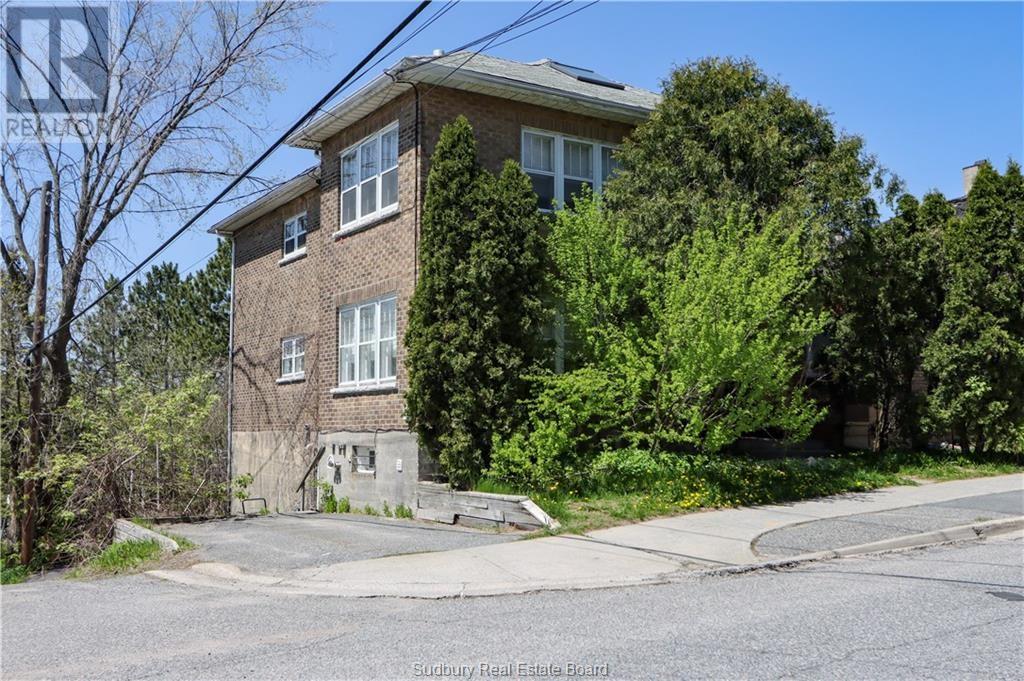 Property at 223 Mackenzie Street image 5