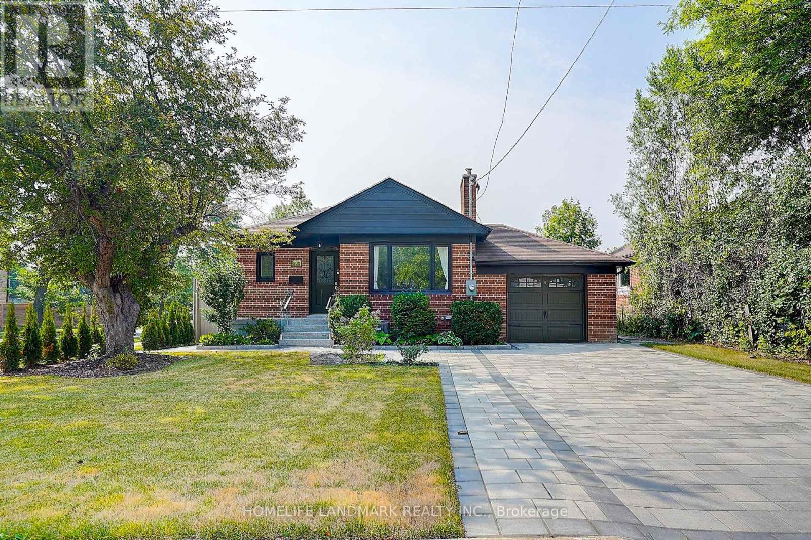 Property at 305 CONNAUGHT AVENUE image 2