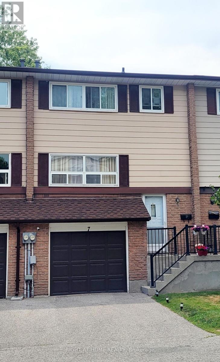 Property at 7 - 320 BLACKTHORN STREET image 3