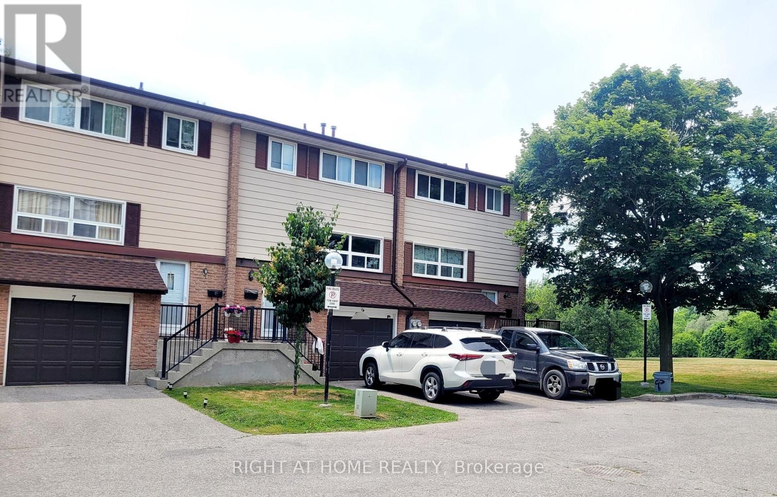 Property at 7 - 320 BLACKTHORN STREET image 2