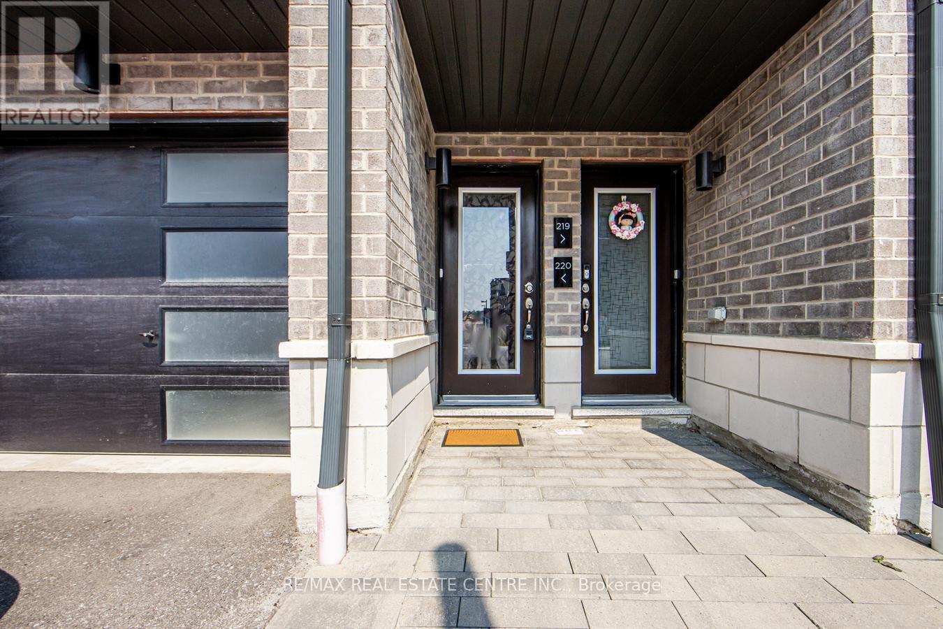 Property at 220 - 2550 CASTLEGATE CROSSING image 3