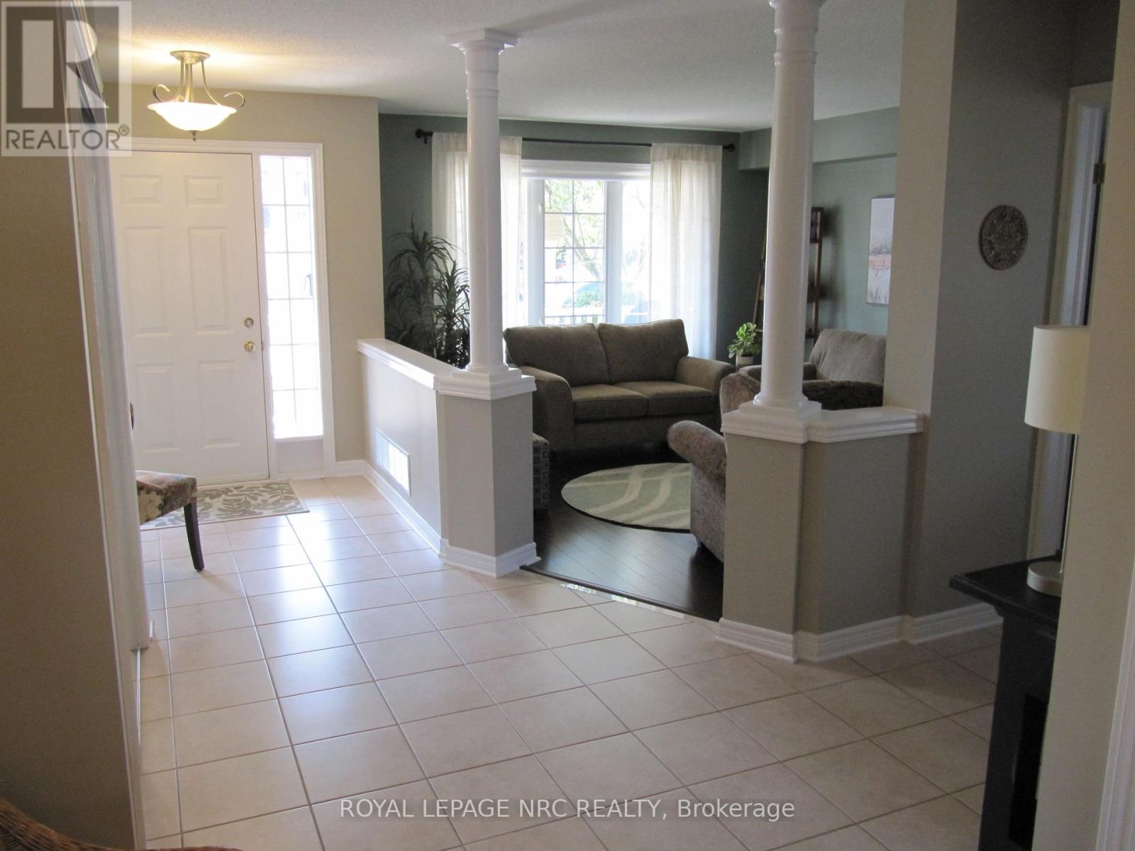 Property at 36 HONEY LOCUST CIRCLE image 5