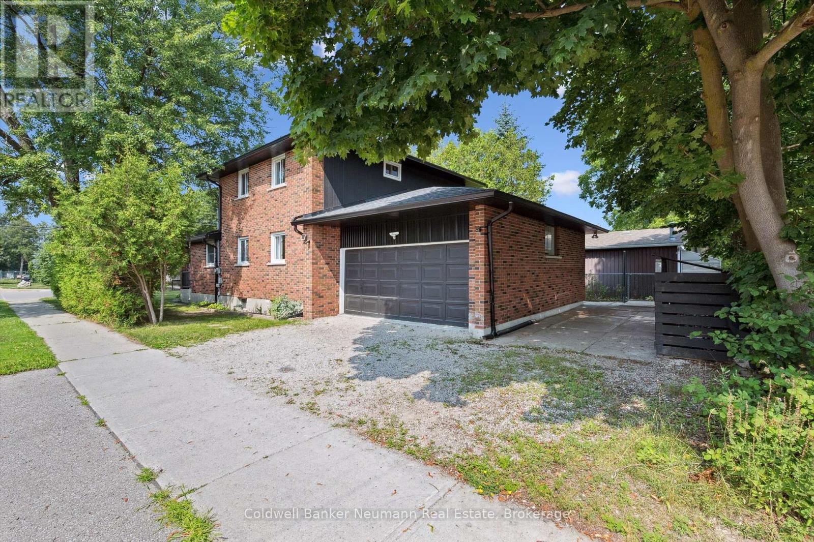 Property at 251 METCALFE STREET image 2