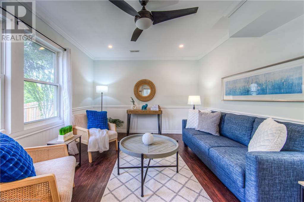 Property at 44 DUNDAS Street E image 5