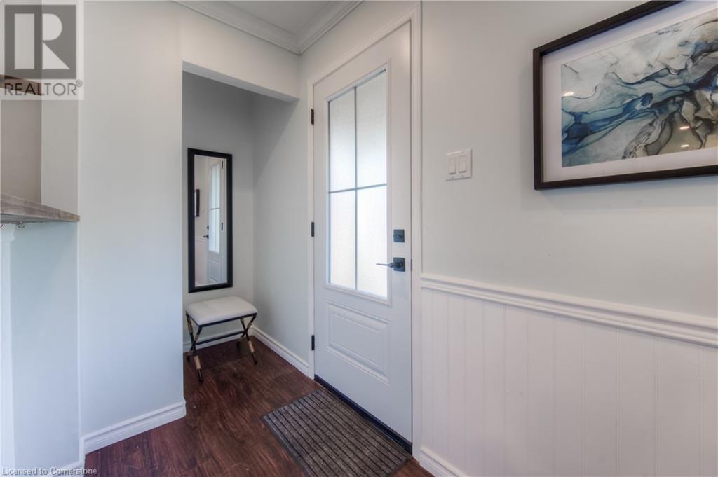 Property at 44 DUNDAS Street E image 3