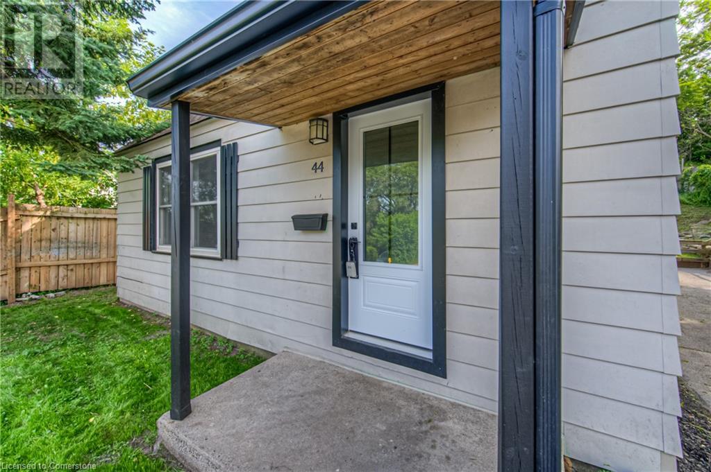 Property at 44 DUNDAS Street E image 2