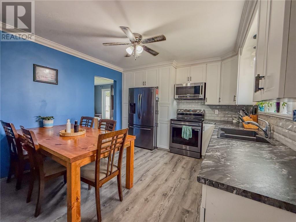 31 Hirshhorn Avenue, Elliot Lake, Ontario  P5A 1P3 - Photo 4 - 2123577