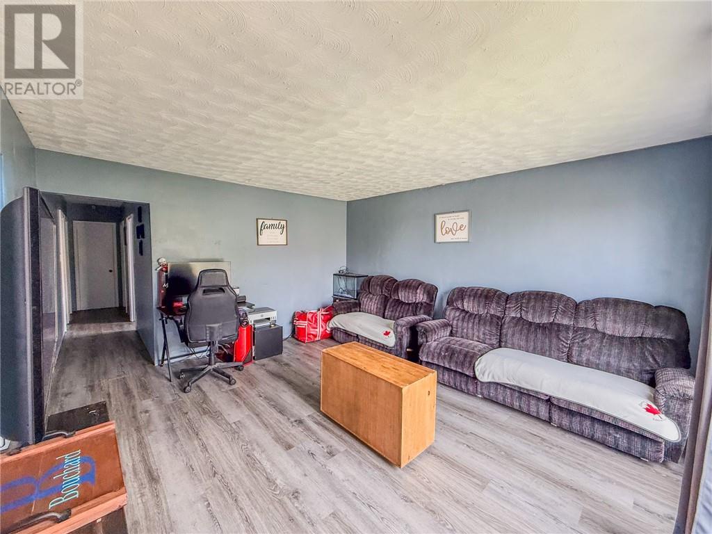 31 Hirshhorn Avenue, Elliot Lake, Ontario  P5A 1P3 - Photo 7 - 2123577
