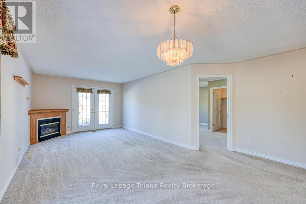 10 Armstrong Drive, Tillsonburg, Ontario  N4G 5T3 - Photo 11 - X12287504