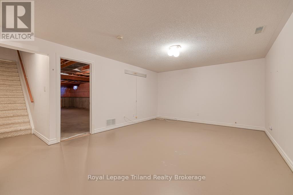 10 Armstrong Drive, Tillsonburg, Ontario  N4G 5T3 - Photo 23 - X12287504