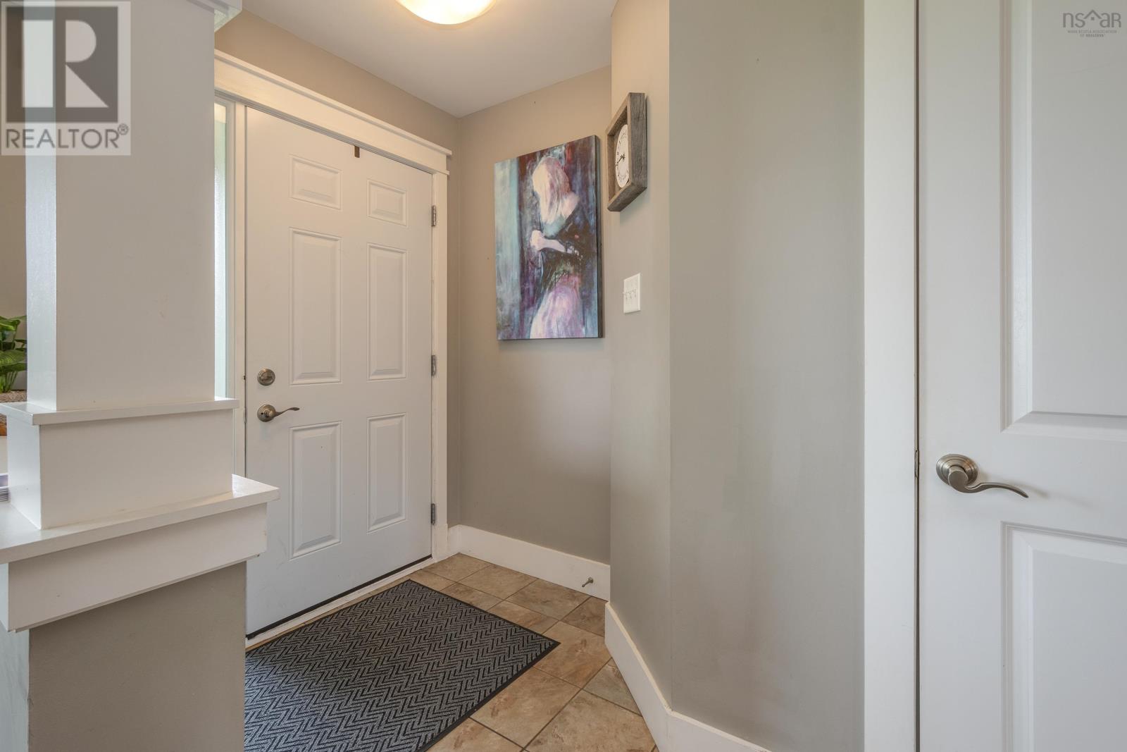 Property at 271 Leslie Road image 3