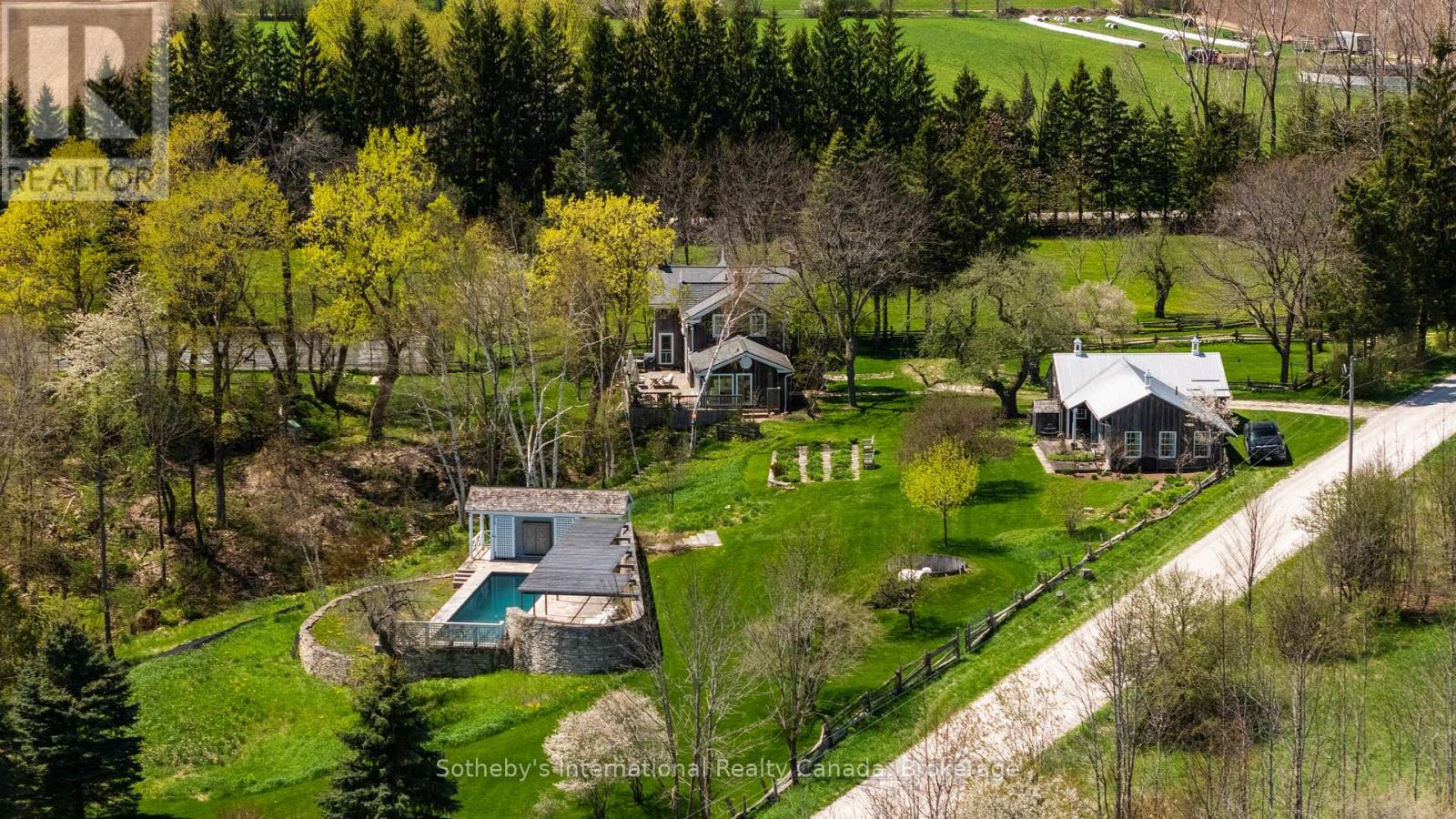47014 Old Mail Road, Grey Highlands, Ontario  N4L 1W7 - Photo 3 - X12150434