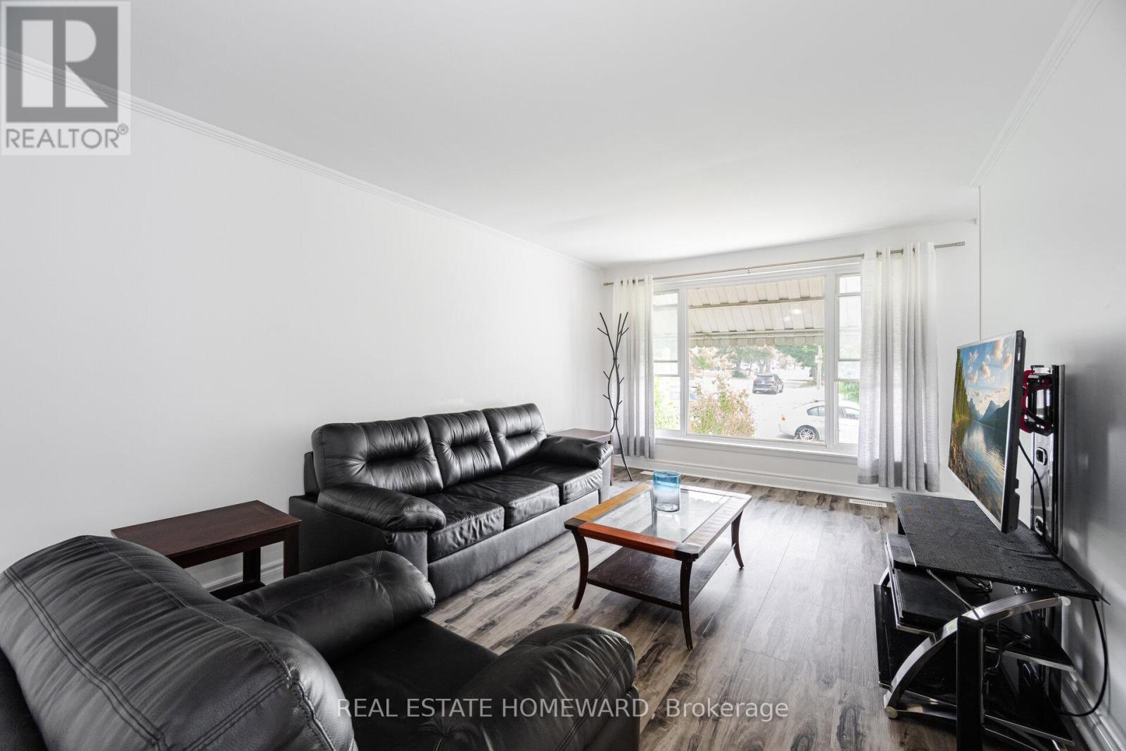Property at 122 SANTAMONICA BOULEVARD image 4