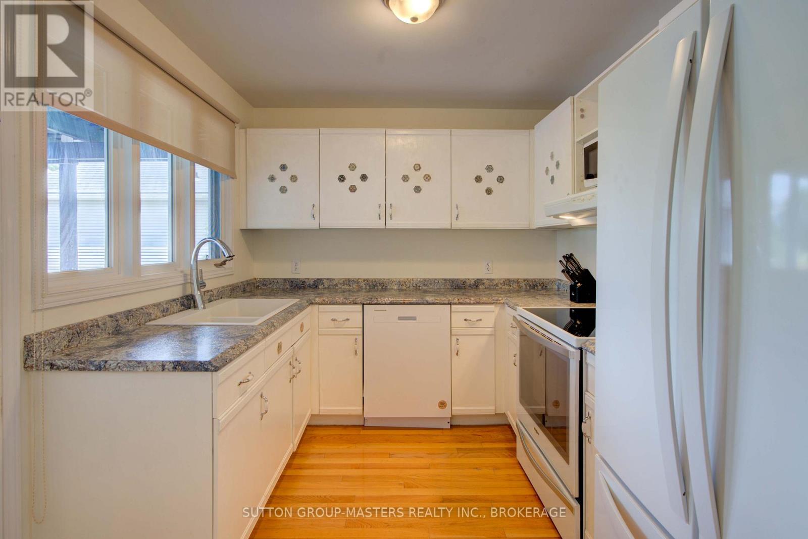 3 Abbey Dawn Drive, Loyalist (Bath), Ontario  K0H 1G0 - Photo 10 - X12287587
