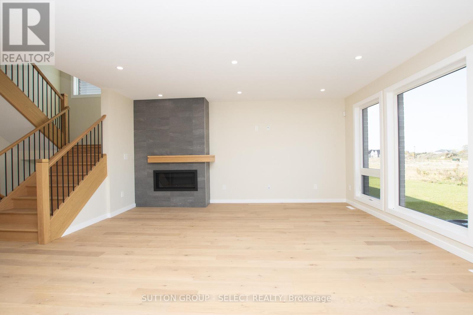 88 Optimist Drive, Southwold, Ontario  N5P 3T2 - Photo 11 - X12287572