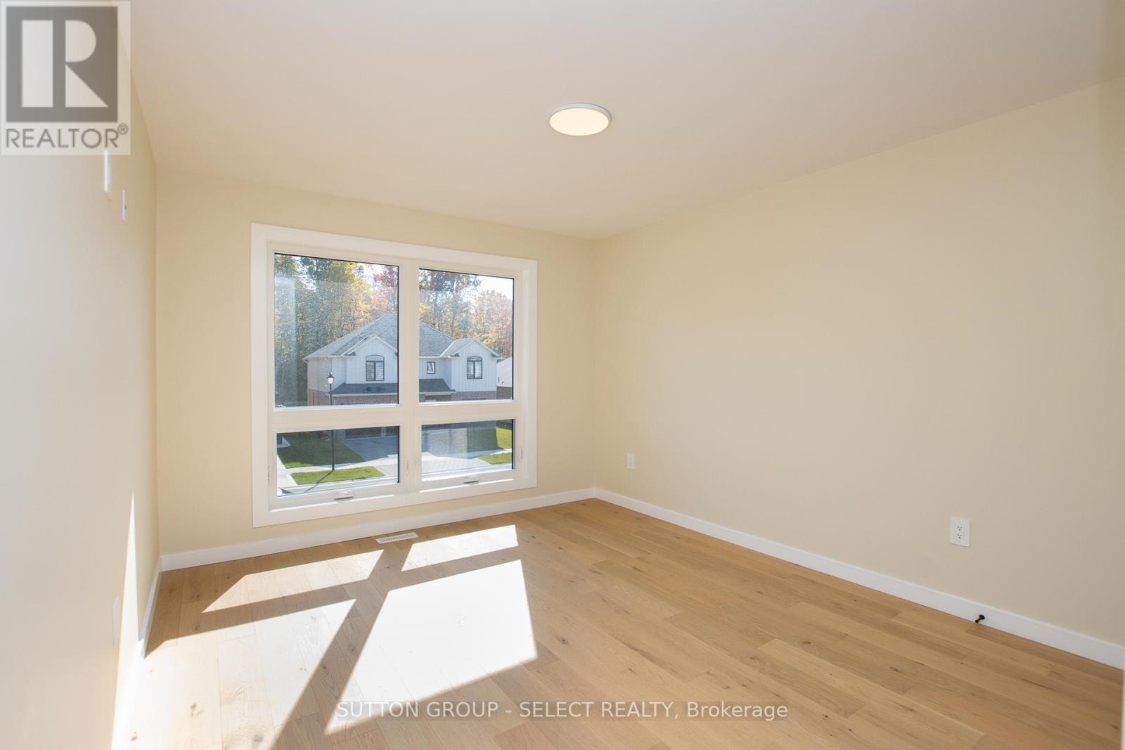 88 Optimist Drive, Southwold, Ontario  N5P 3T2 - Photo 18 - X12287572