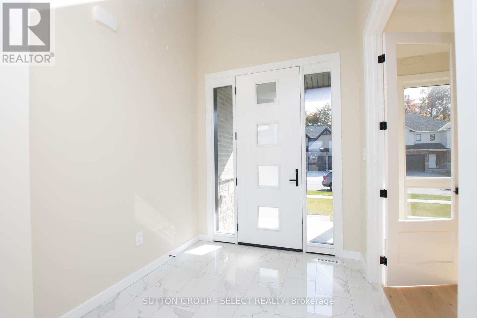88 Optimist Drive, Southwold, Ontario  N5P 3T2 - Photo 3 - X12287572