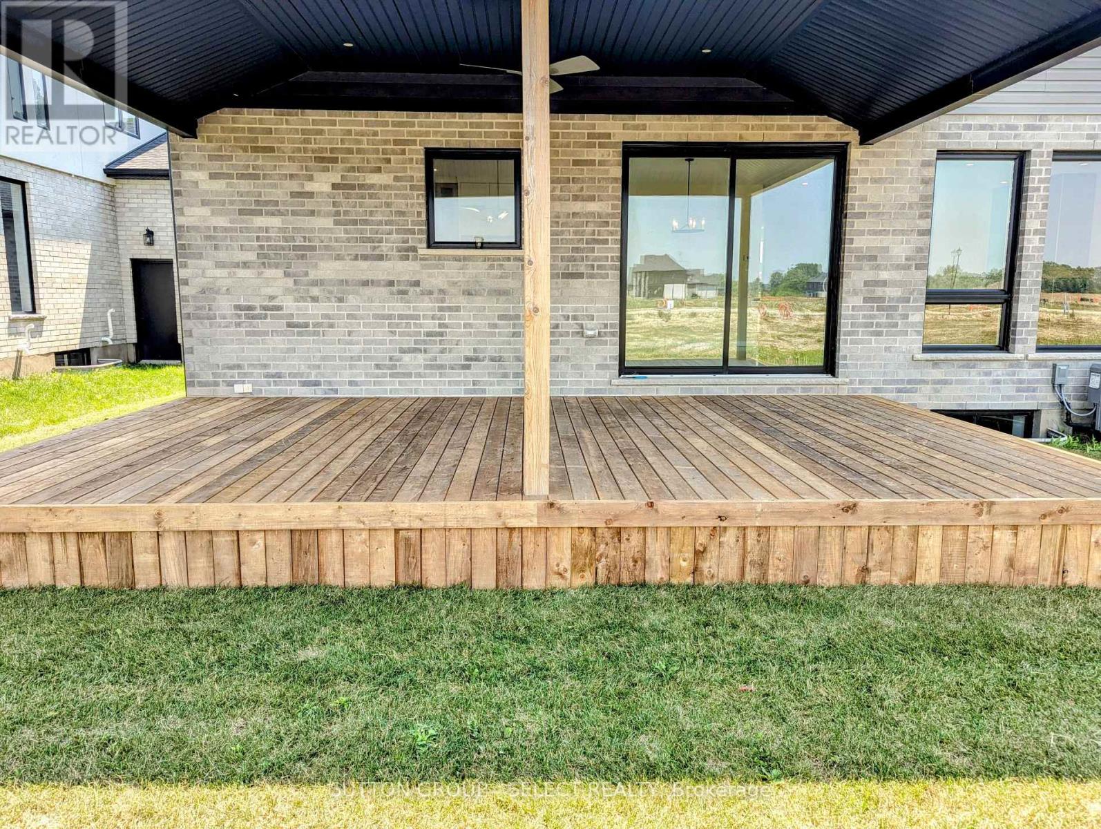 88 Optimist Drive, Southwold, Ontario  N5P 3T2 - Photo 36 - X12287572