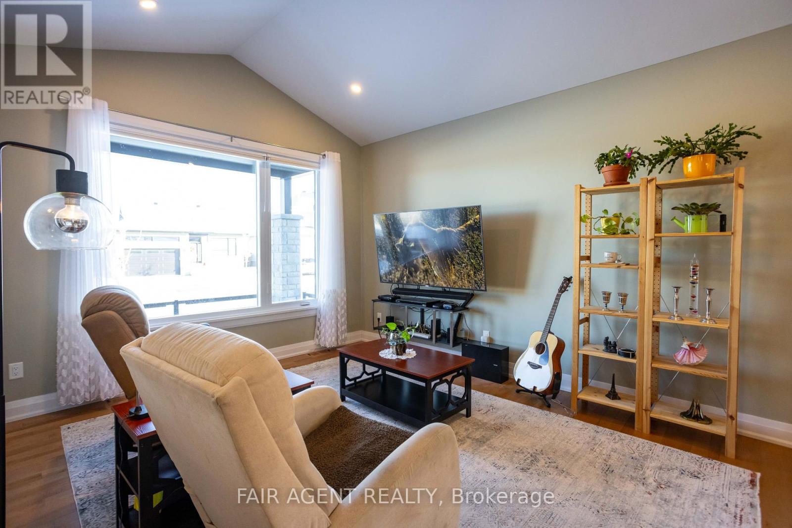 370 Dore Street, Casselman, Ontario  K0A 1M0 - Photo 5 - X12287597