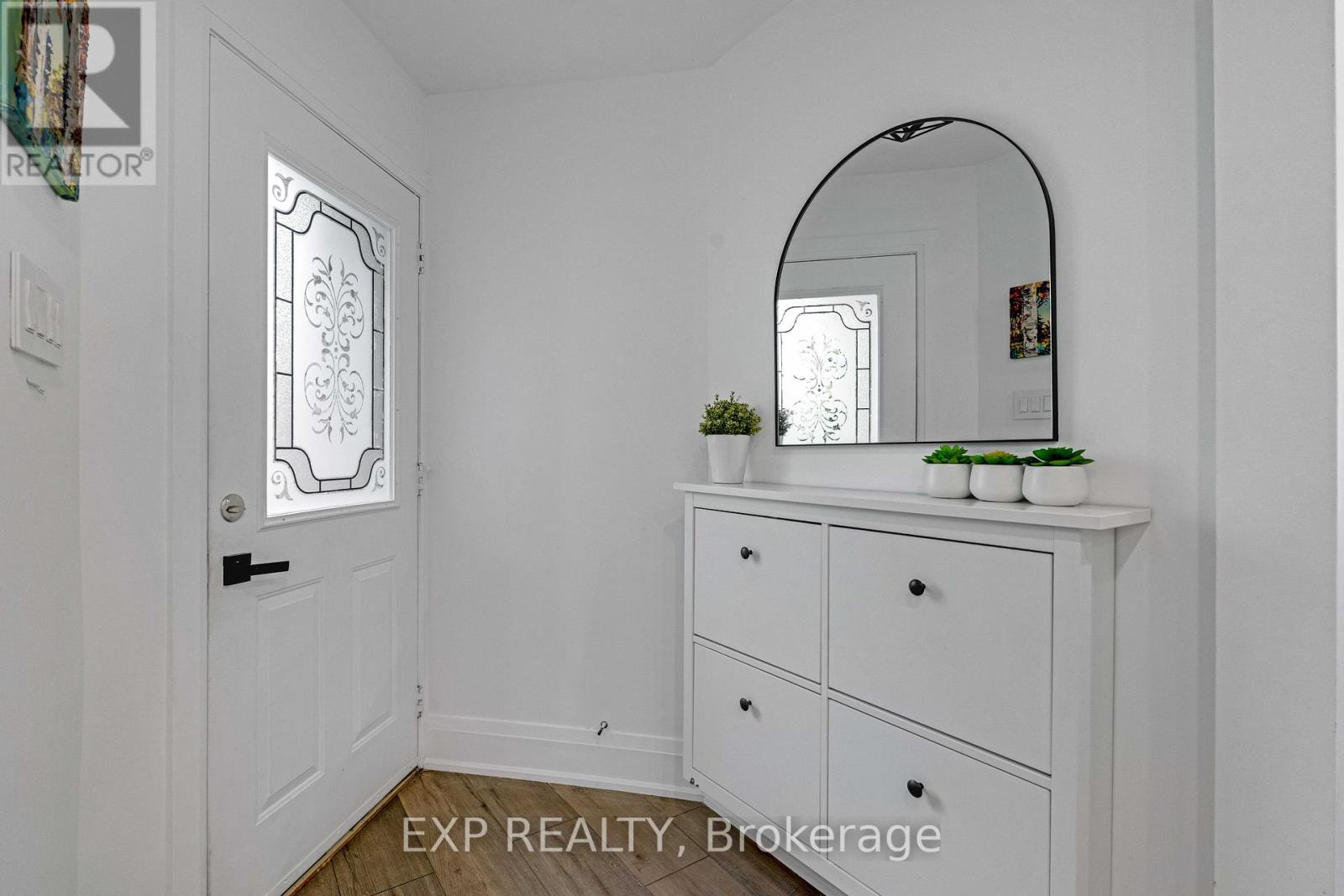 Property at 1674 PRINCELEA PLACE image 3