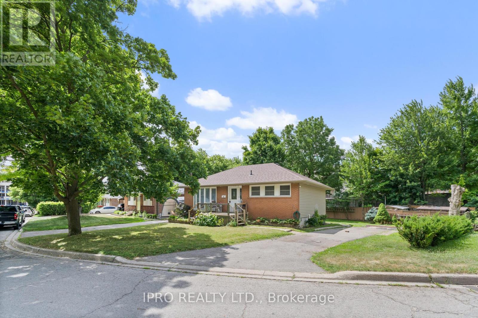 Property at 19 DAYFOOT DRIVE image 1
