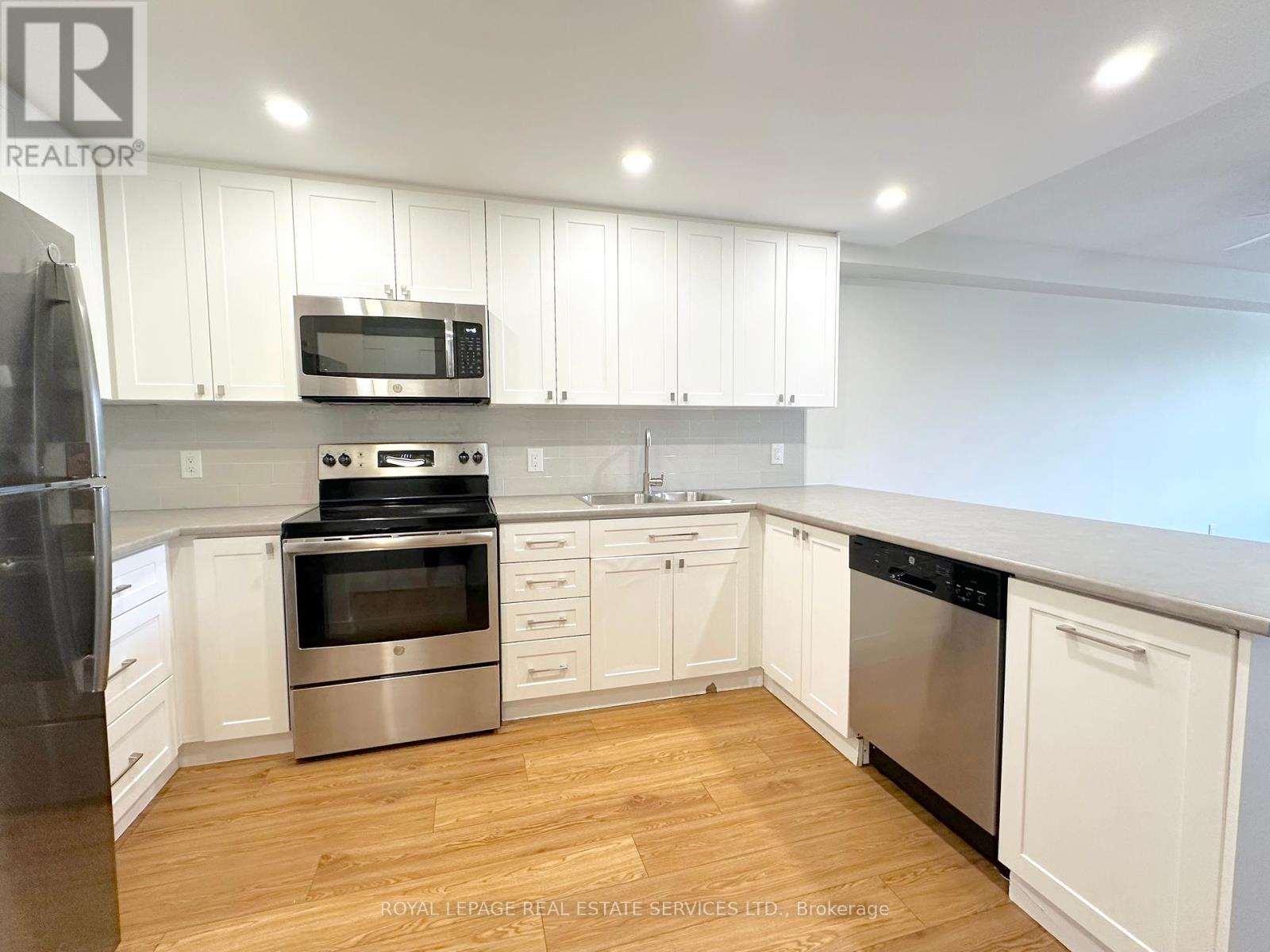 311 - 190 Clark Boulevard, Brampton, Ontario  L6T 4A8 - Photo 3 - W12287528