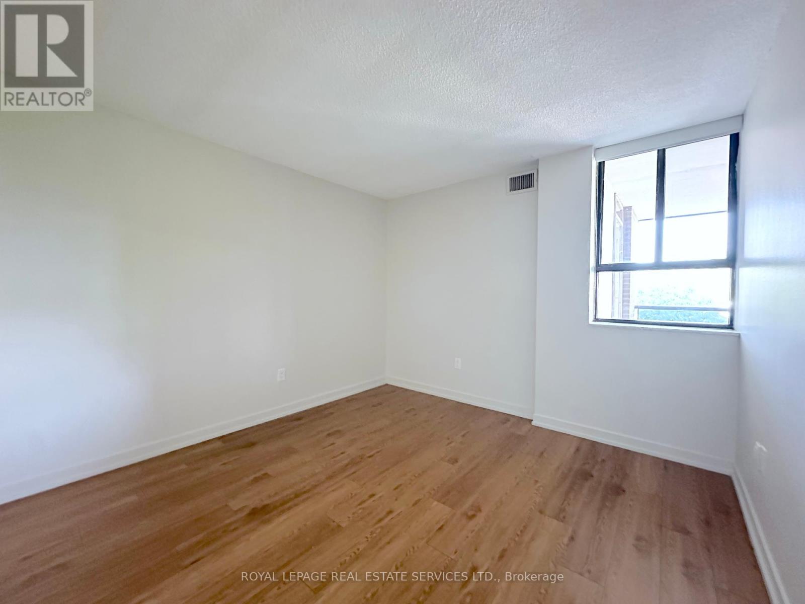 311 - 190 Clark Boulevard, Brampton, Ontario  L6T 4A8 - Photo 8 - W12287528
