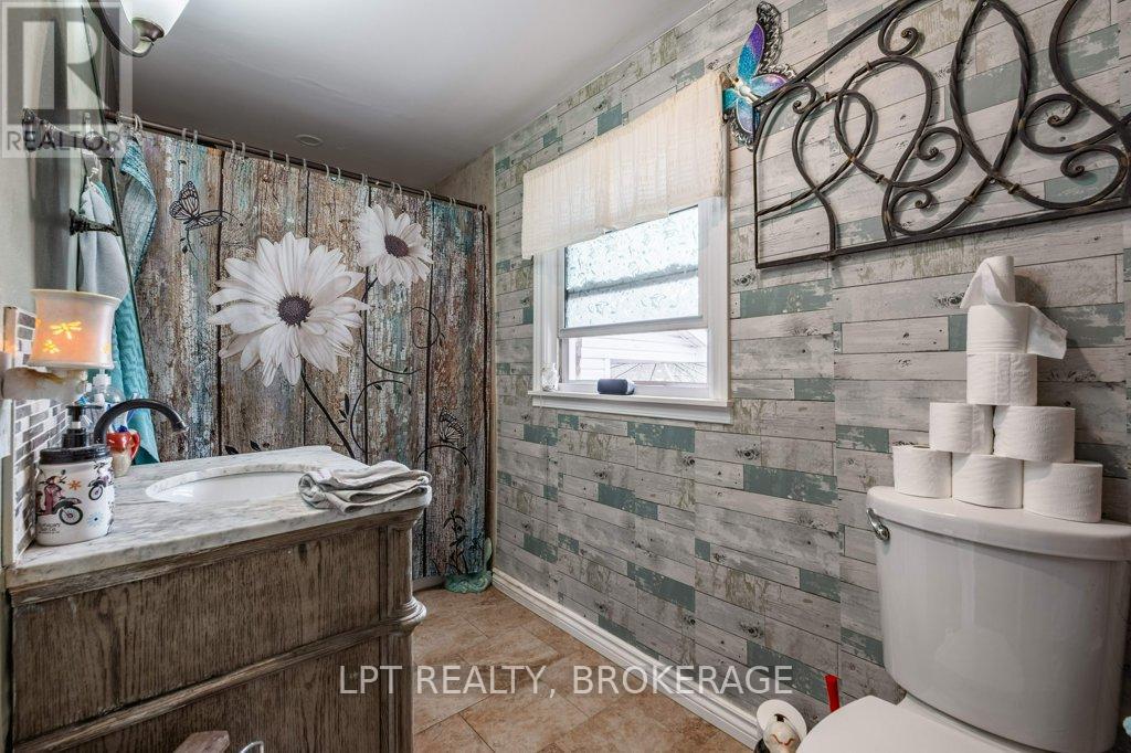 3939 Howes Road, Kingston, Ontario  K0H 2H0 - Photo 10 - X12287591