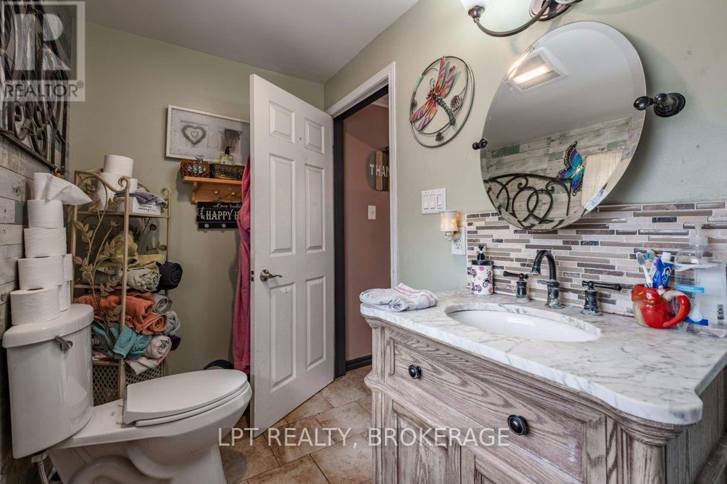 3939 Howes Road, Kingston, Ontario  K0H 2H0 - Photo 11 - X12287591