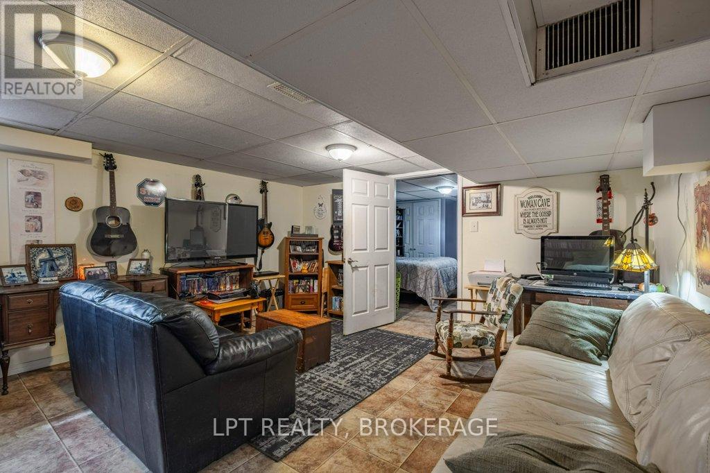 3939 Howes Road, Kingston, Ontario  K0H 2H0 - Photo 23 - X12287591