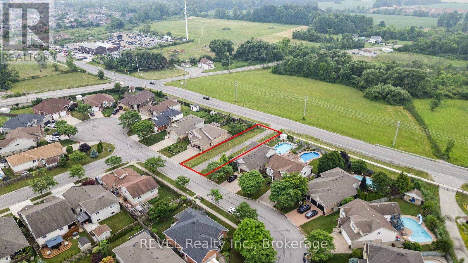 8235 Beaver Glen Drive, Niagara Falls, Ontario  L2H 3K5 - Photo 6 - X12287601