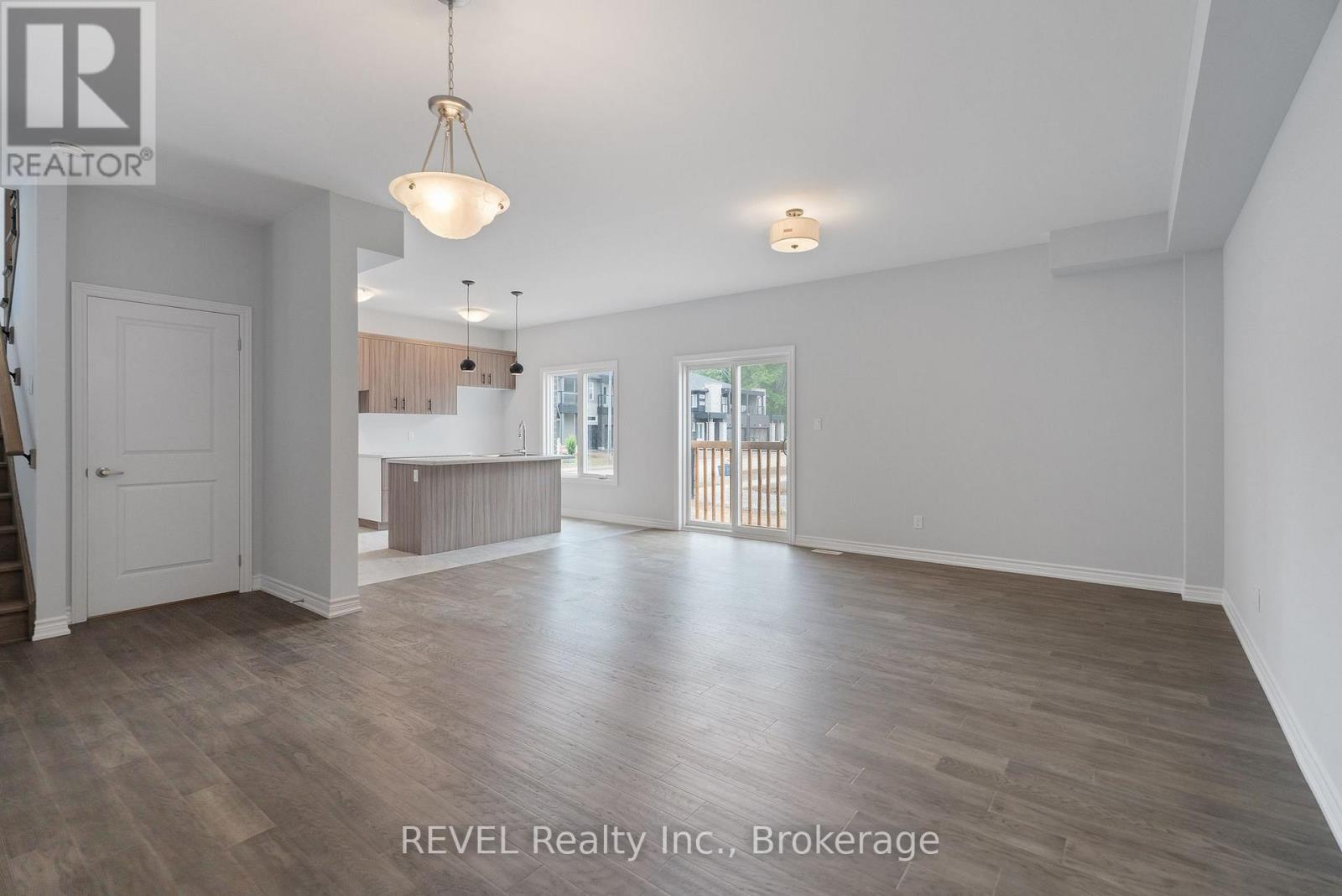 201 Wells Avenue, Fort Erie, Ontario  L0S 1N0 - Photo 11 - X12287608