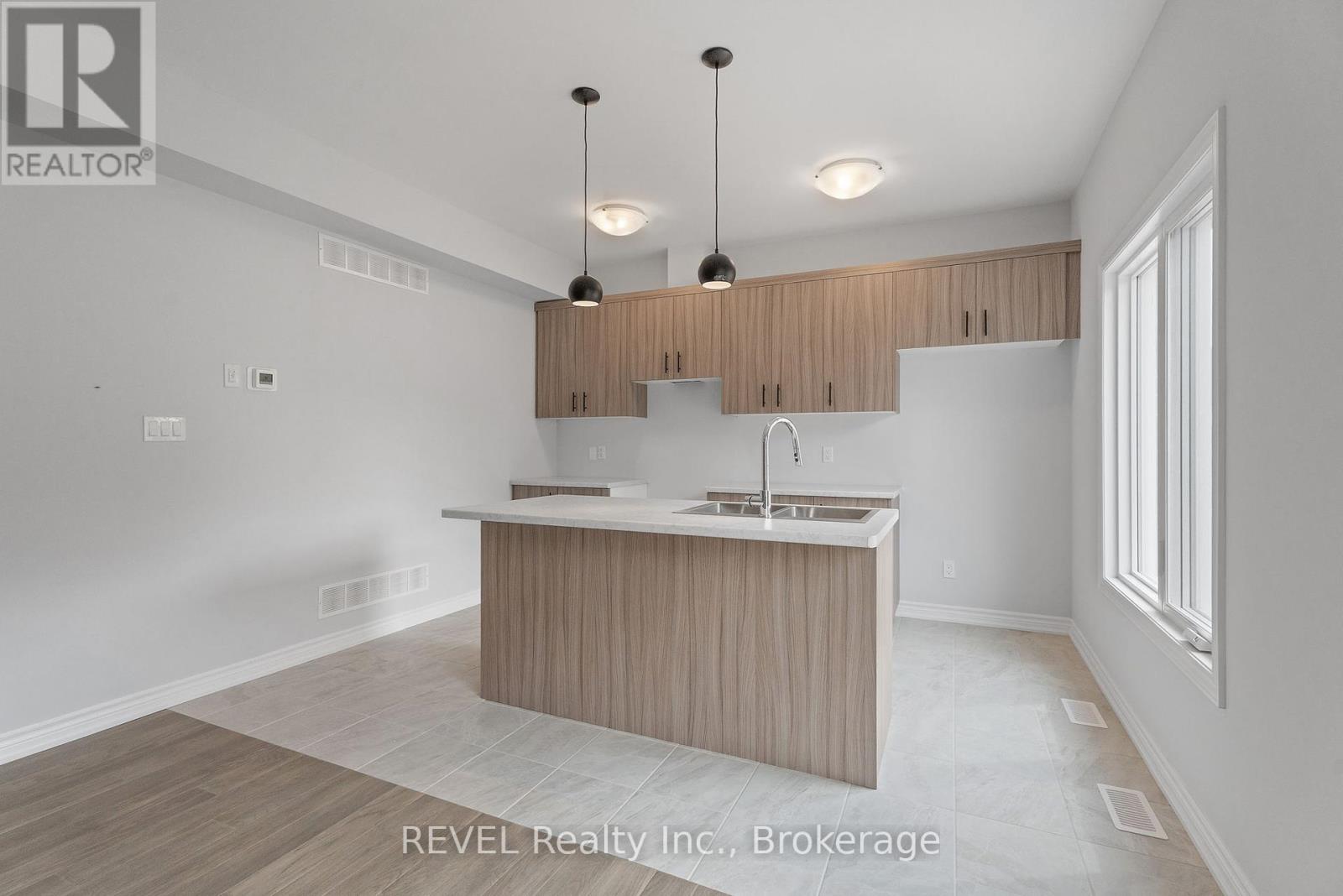 201 Wells Avenue, Fort Erie, Ontario  L0S 1N0 - Photo 15 - X12287608