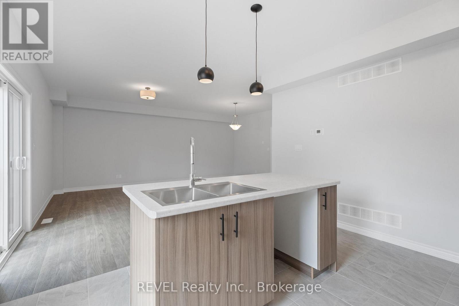 201 Wells Avenue, Fort Erie, Ontario  L0S 1N0 - Photo 16 - X12287608
