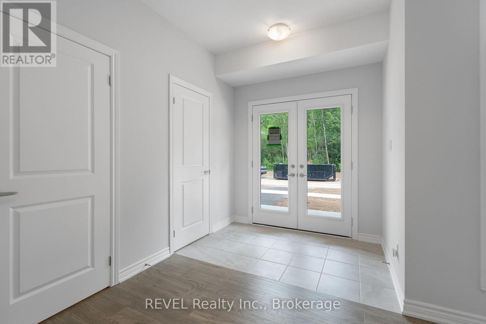 201 Wells Avenue, Fort Erie, Ontario  L0S 1N0 - Photo 6 - X12287608