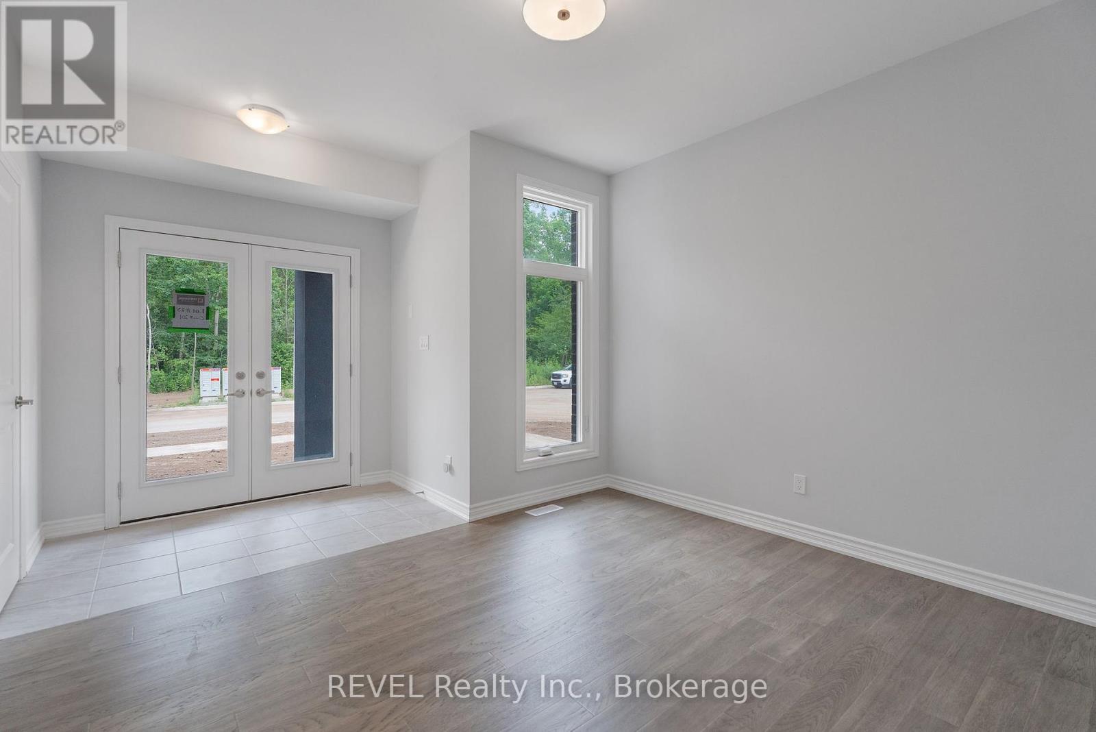 201 Wells Avenue, Fort Erie, Ontario  L0S 1N0 - Photo 7 - X12287608