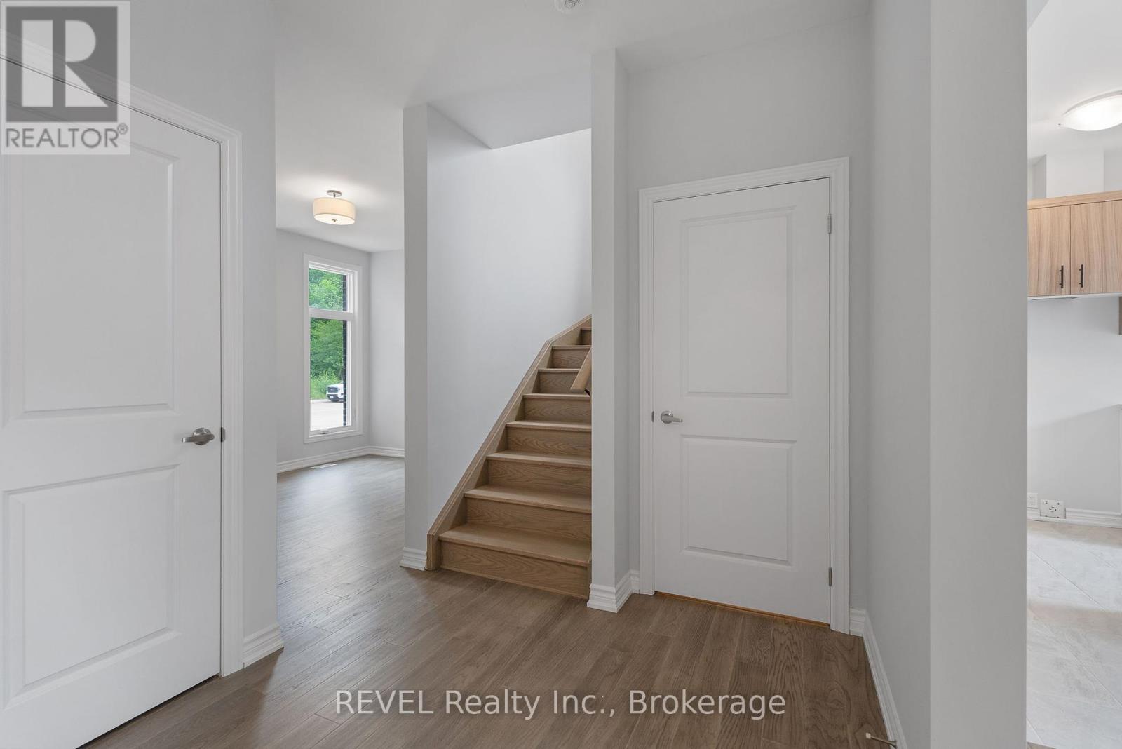 201 Wells Avenue, Fort Erie, Ontario  L0S 1N0 - Photo 8 - X12287608