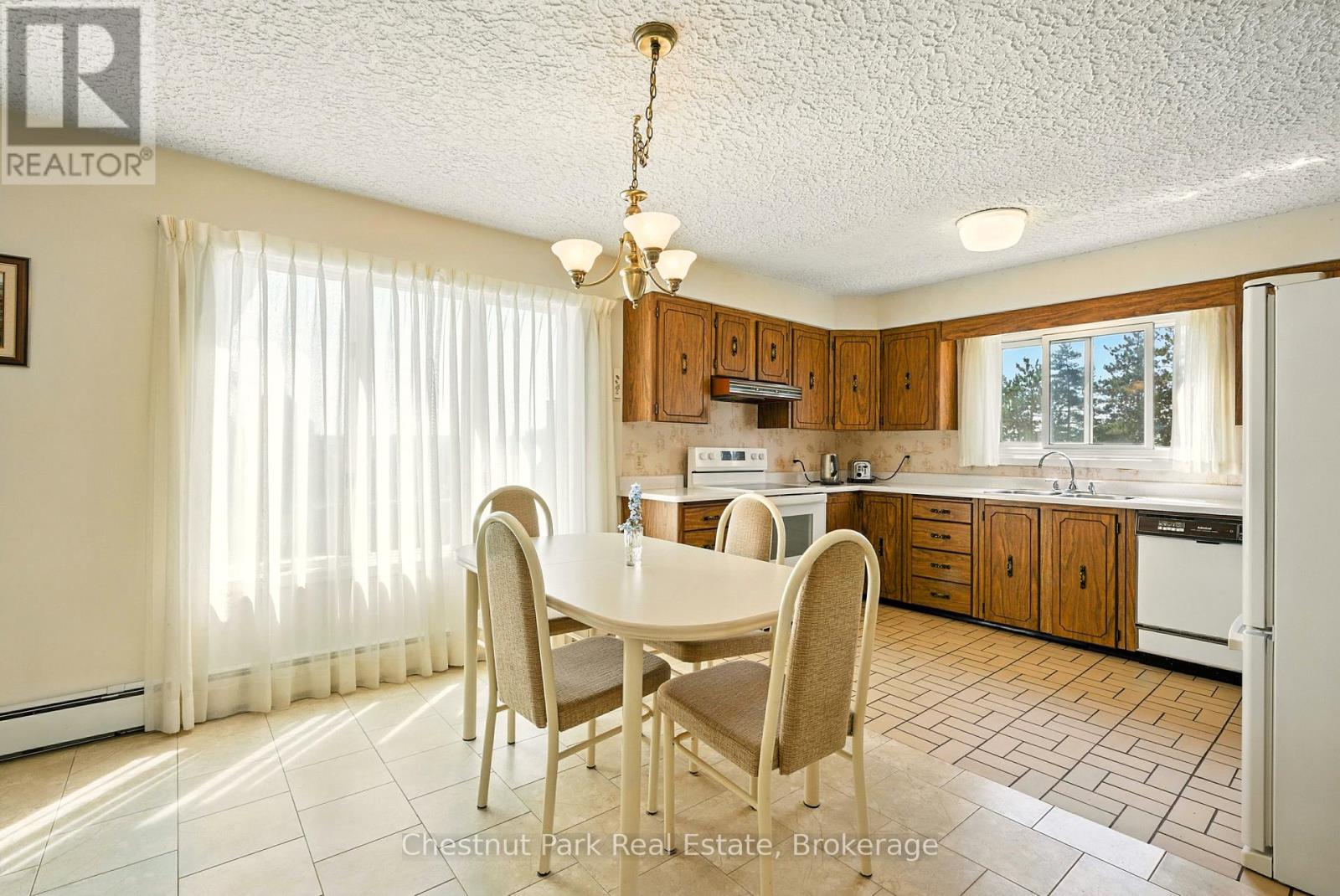 8 Dandelion Lane, Bracebridge, Ontario  P1L 1W8 - Photo 7 - X12287569