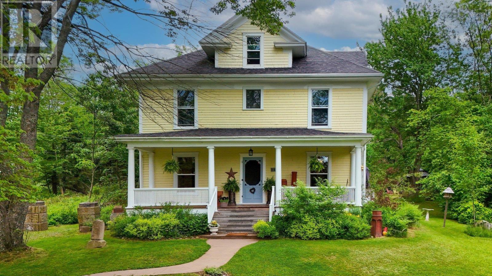 118 Patterson Street, Pictou, Nova Scotia  B0K 1H0 - Photo 1 - 202515141
