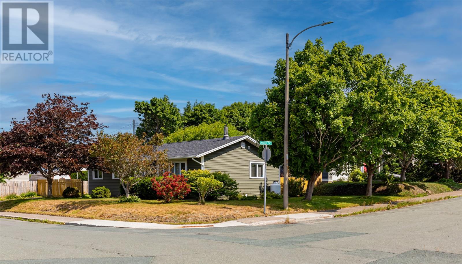 Property at 32 MARKLAND Street image 1