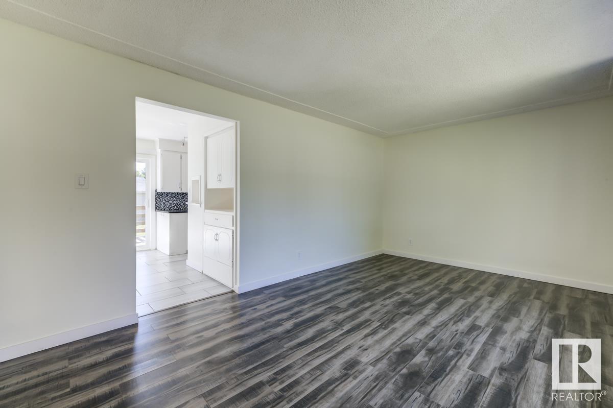 Property at 7 MARION CR image 3